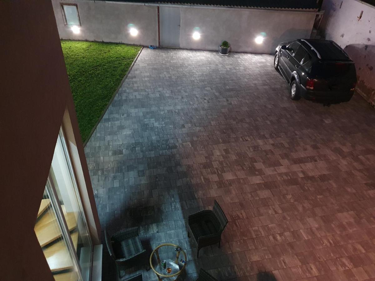 Apartman Bozur **** Satnica Dakovacka Екстер'єр фото