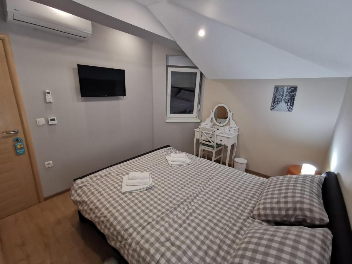 Apartman Bozur **** Satnica Dakovacka Екстер'єр фото