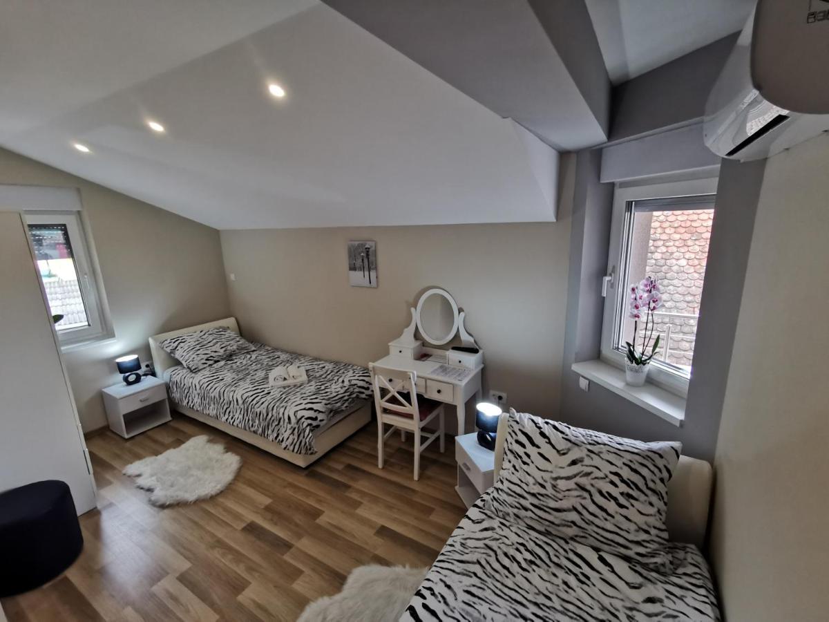 Apartman Bozur **** Satnica Dakovacka Екстер'єр фото