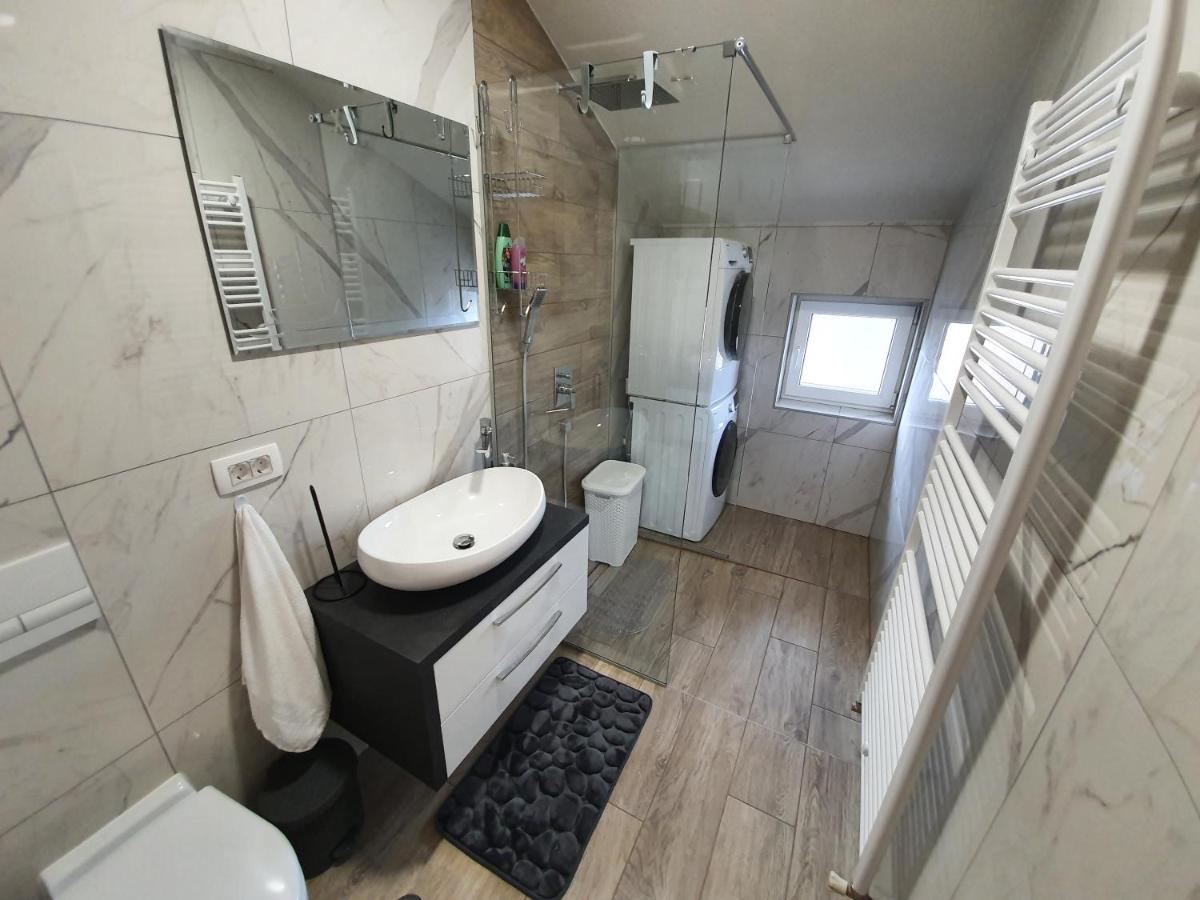 Apartman Bozur **** Satnica Dakovacka Екстер'єр фото