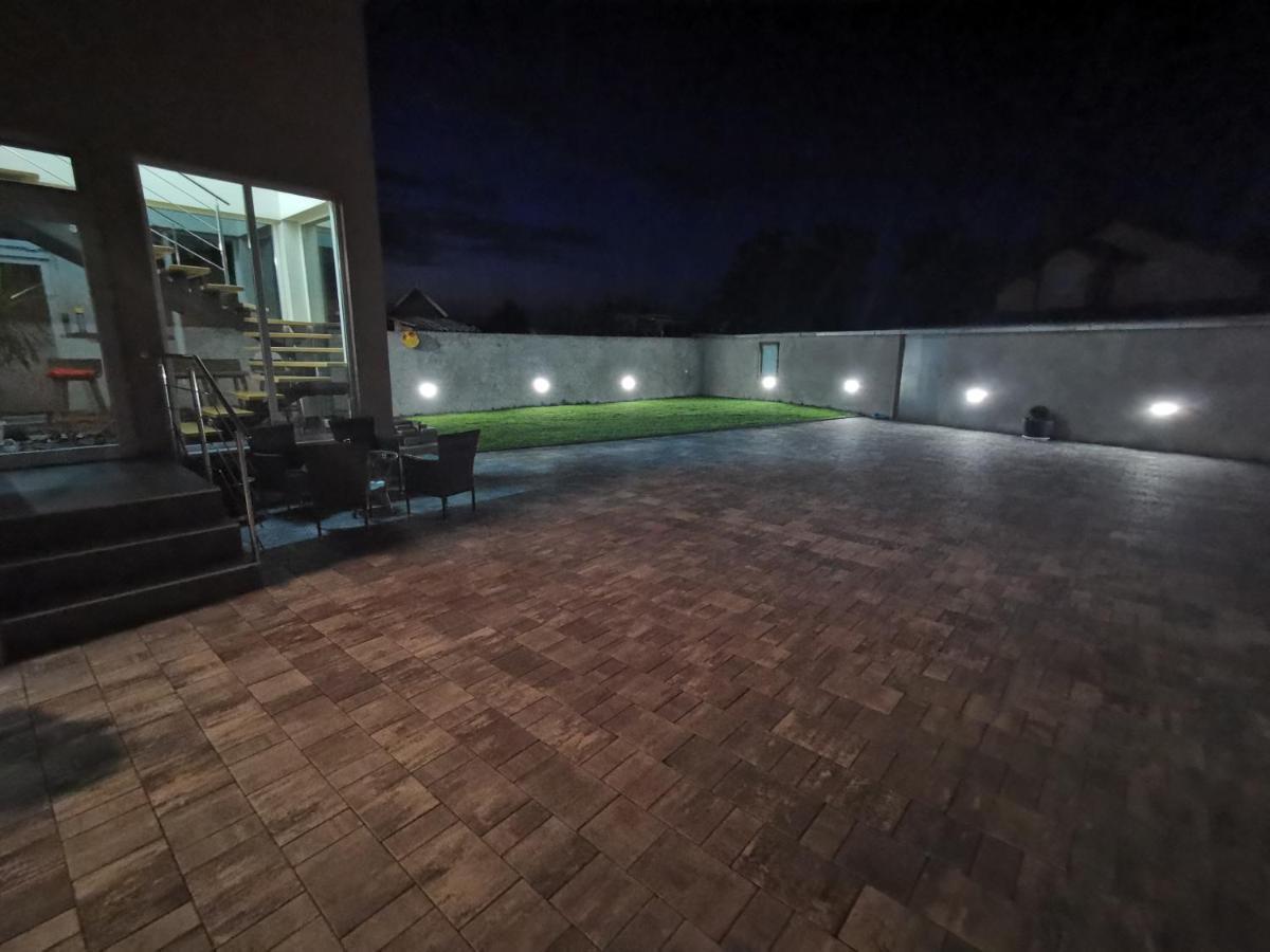 Apartman Bozur **** Satnica Dakovacka Екстер'єр фото
