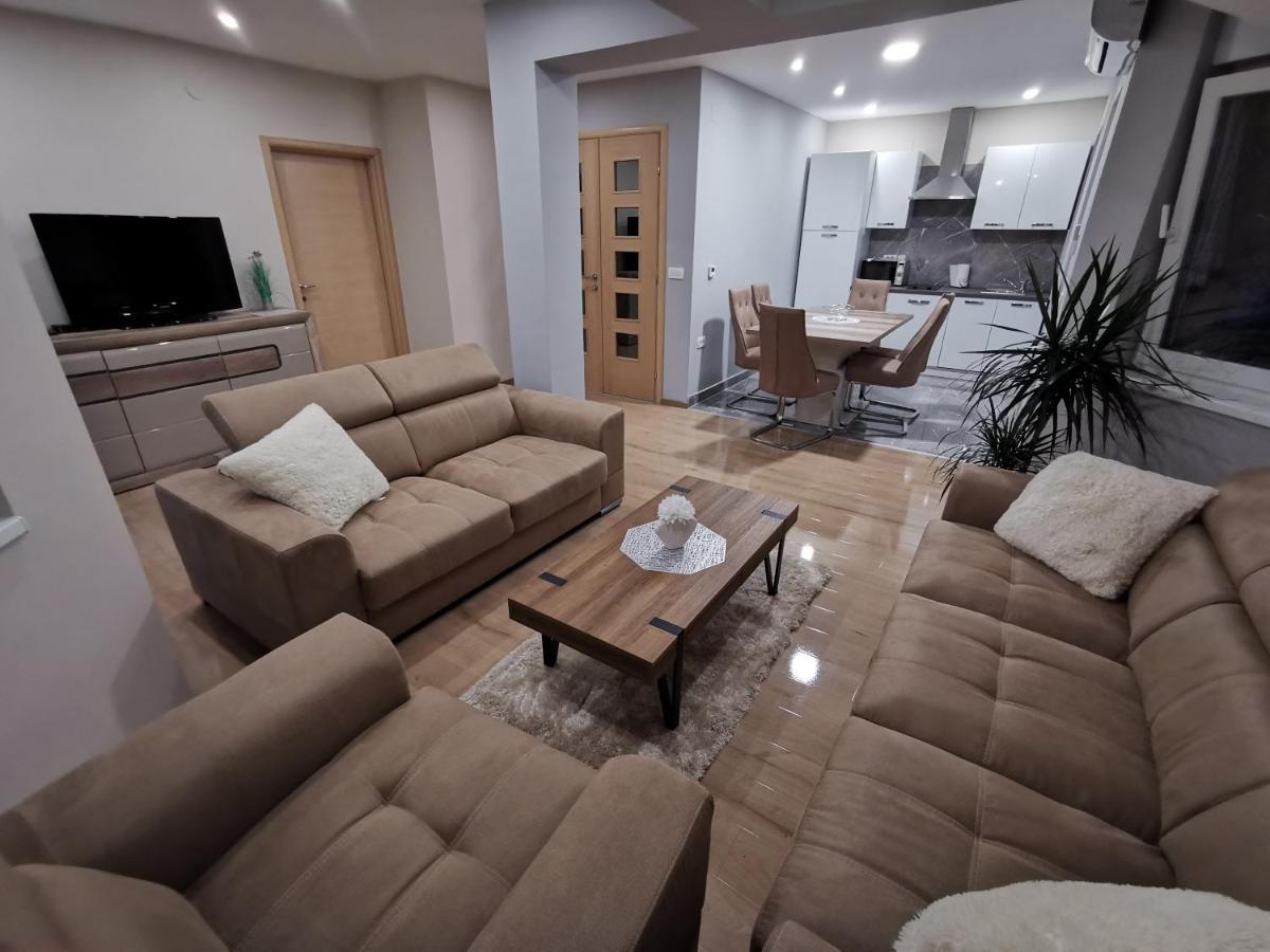 Apartman Bozur **** Satnica Dakovacka Екстер'єр фото